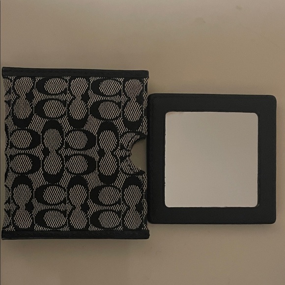 Coach Black and White Wallet with double sided mirror - Picture 3 of 4